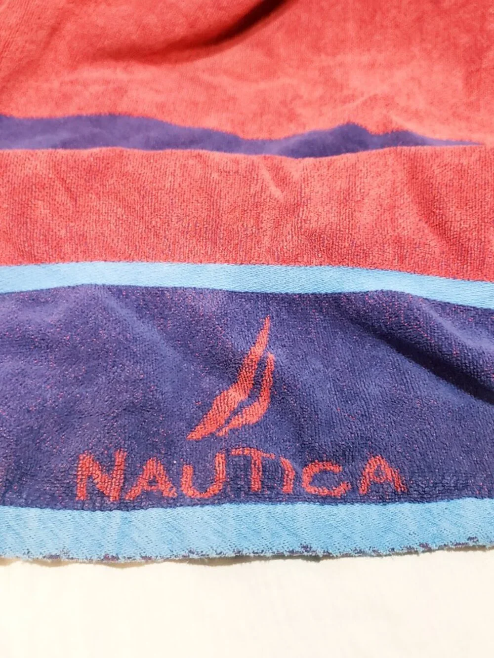 Nautica Bath Beach Towel Blue Red Wide Stripes 33
